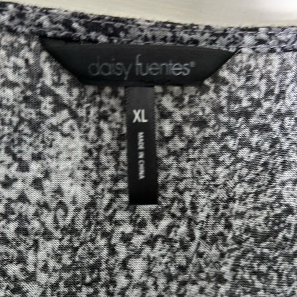 Daisy Fuentes XL Black and White Sleeveless Dress - Picture 4 of 12